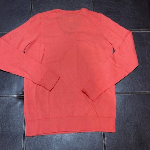 Amazon Essentials Womens Lightweight V-Neck Sweater - Picture 6 of 6